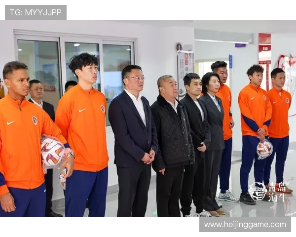 足球明星携手残疾球迷共筑梦想场景传递温暖与希望