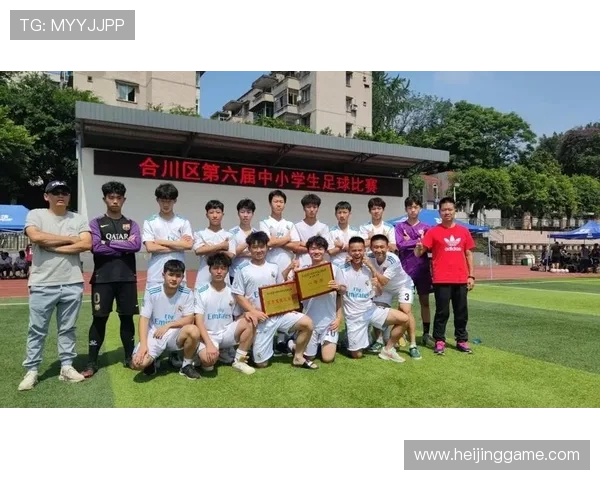 重庆足球队强势崛起荣登足球状态排行榜第二名引发热议