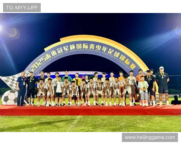 重庆足球队在全国锦标赛中的拼搏历程与荣耀时刻回顾